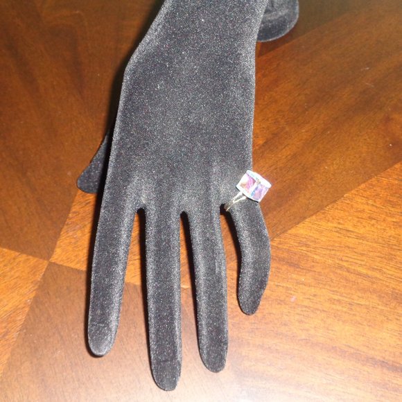 Faux Crystal cube ring- costume jewelry - Picture 8 of 10